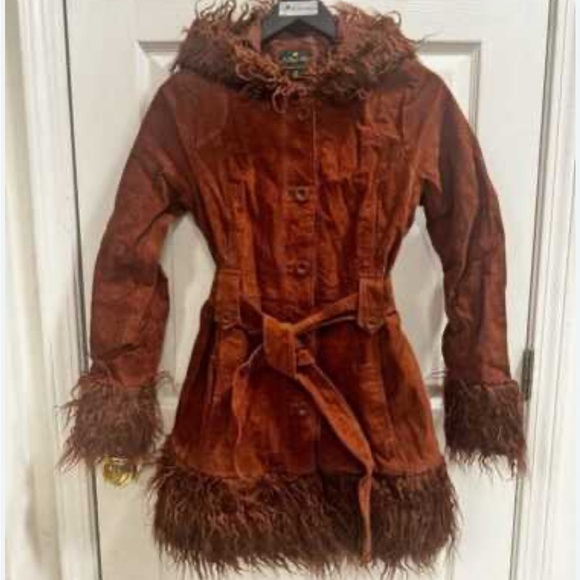 Sold - Picture 3 of 5